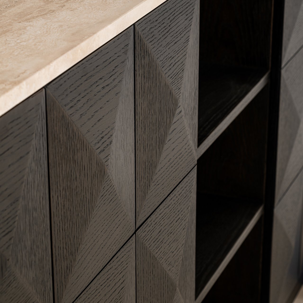 Richmond Interiors Dressoir Claremont Marmeren Blad Bruin — 4 deuren opbergruimte