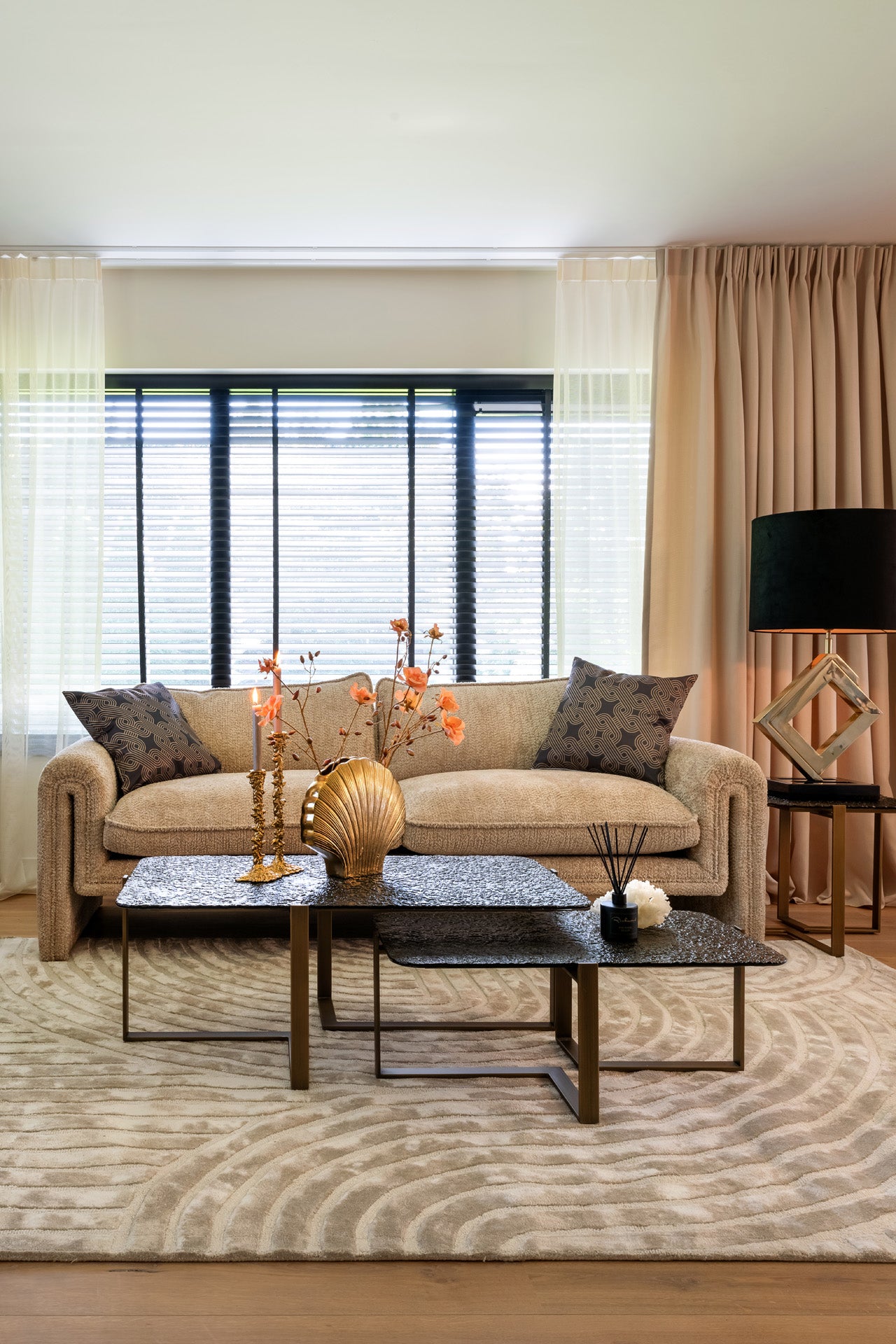 825218+825219+S5143_LOVELY_BEIGE+-LB-0155+-LK-0056+SETTING-6.jpg