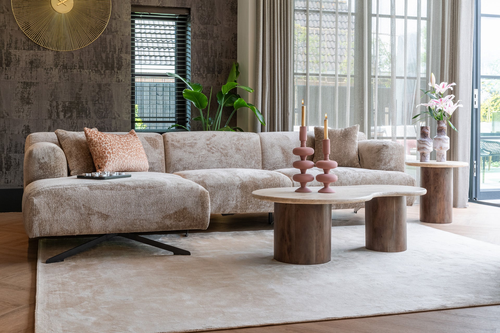S5138_TAUPE_CHENILLE+7932+7930+KA-0188+KA-0189+KU-0085+SETTING_13.jpg