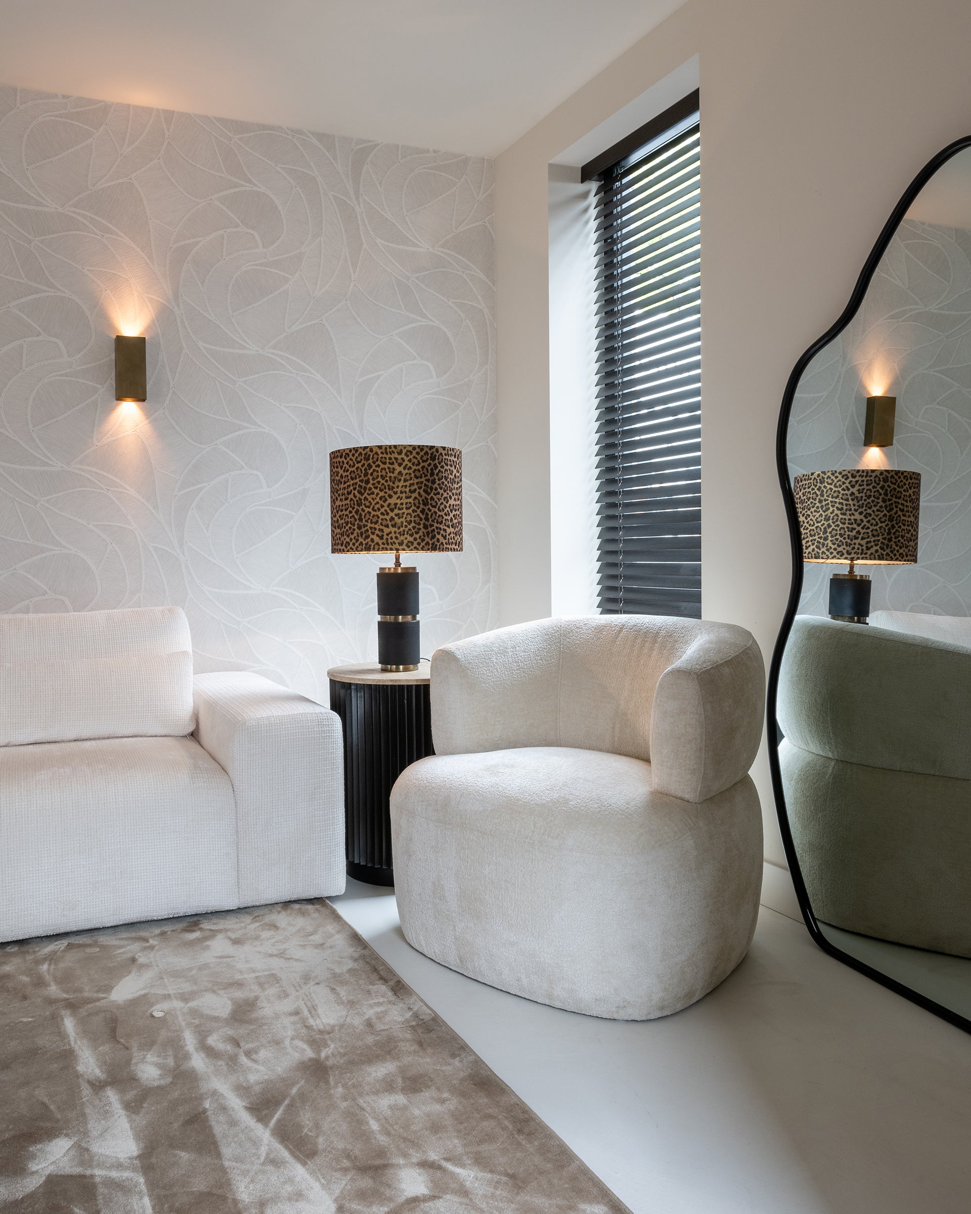 S52034+7911+-LB-0134+-LK-0054_MEDIUM+S4557_WHITE_CHENILLE+-MI-0079+SETTING_6.jpg